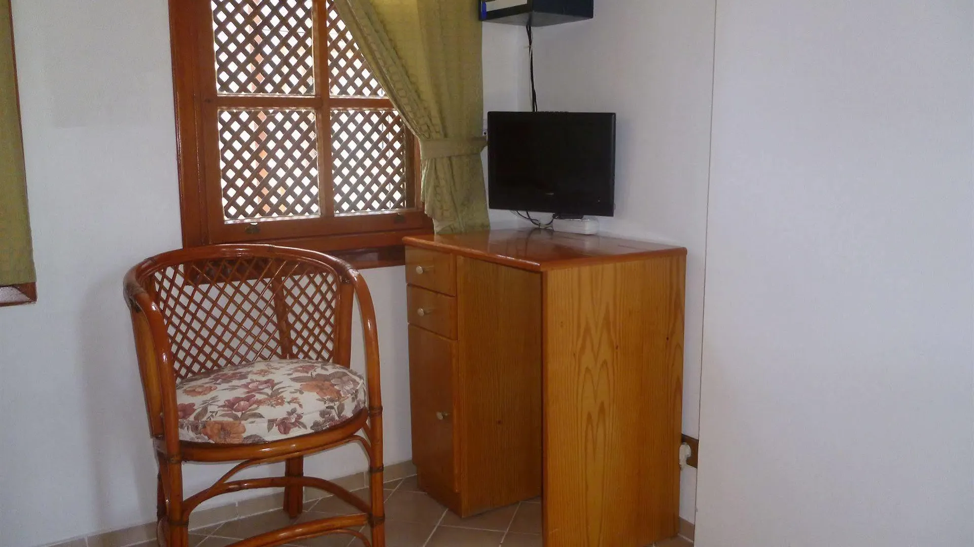 **  Frankfurt Hotel Antalya Turecko
