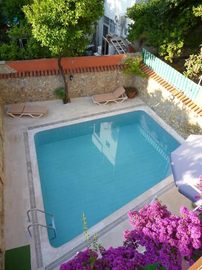 **  Frankfurt Hotel Antalya Turecko
